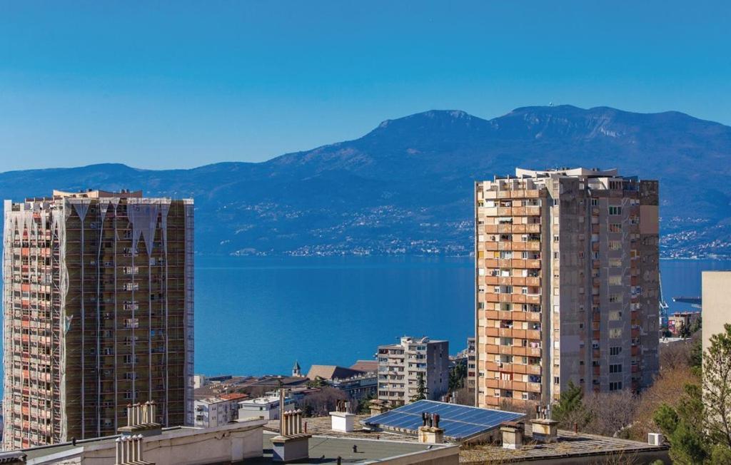 Sunny Apartment In Rijeka Exterior photo