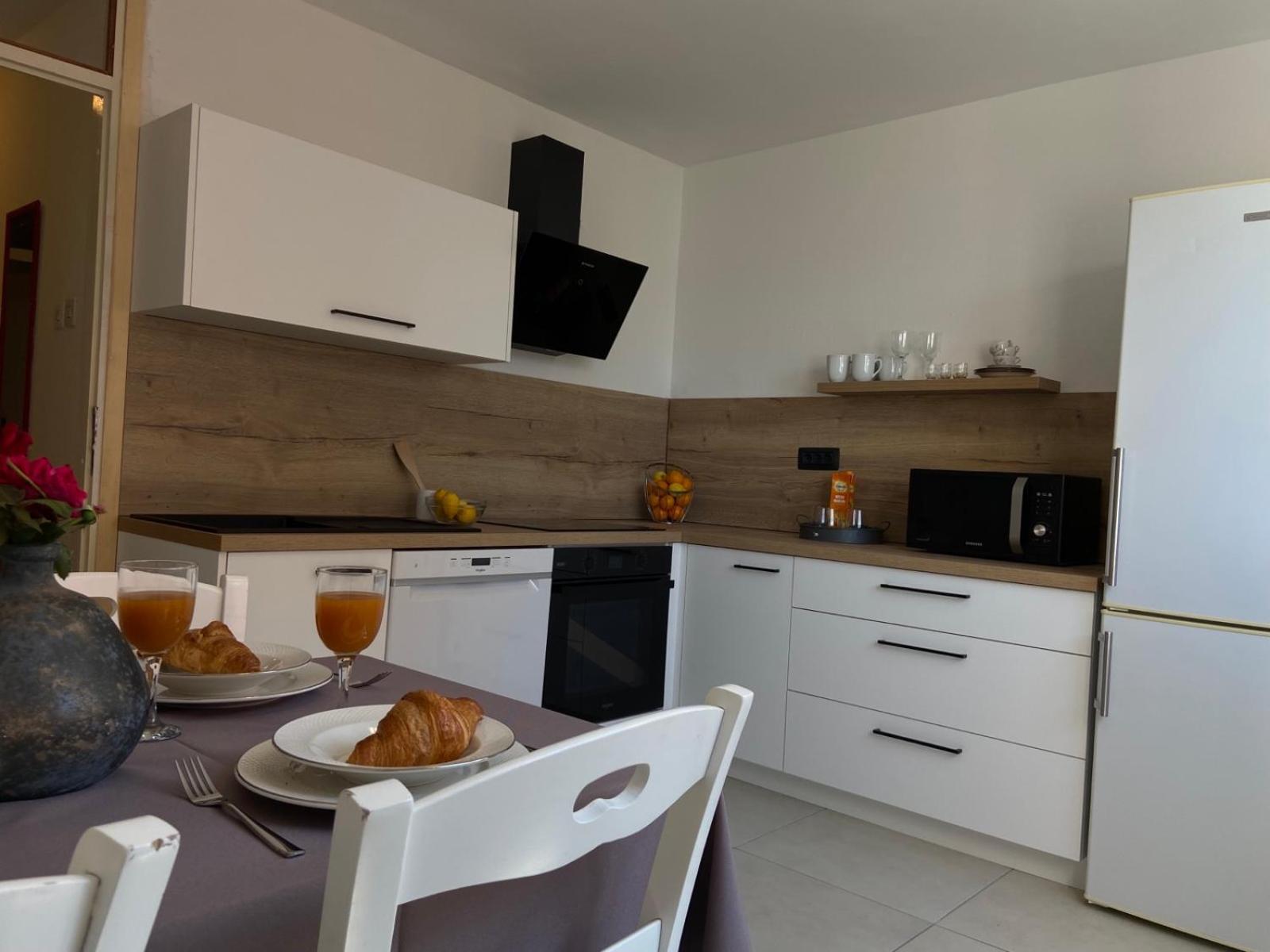 Sunny Apartment In Rijeka Exterior photo